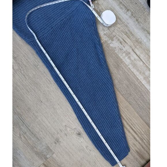 Vintage 70% wool 20% angora  blue cowl neck sweater - Picture 4 of 7